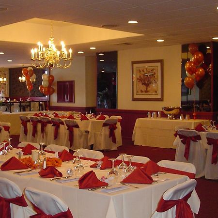 Ramada By Wyndham Watertown Thousand Exterior foto